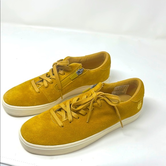 K-Swiss size 6 1/2 - Picture 1 of 7